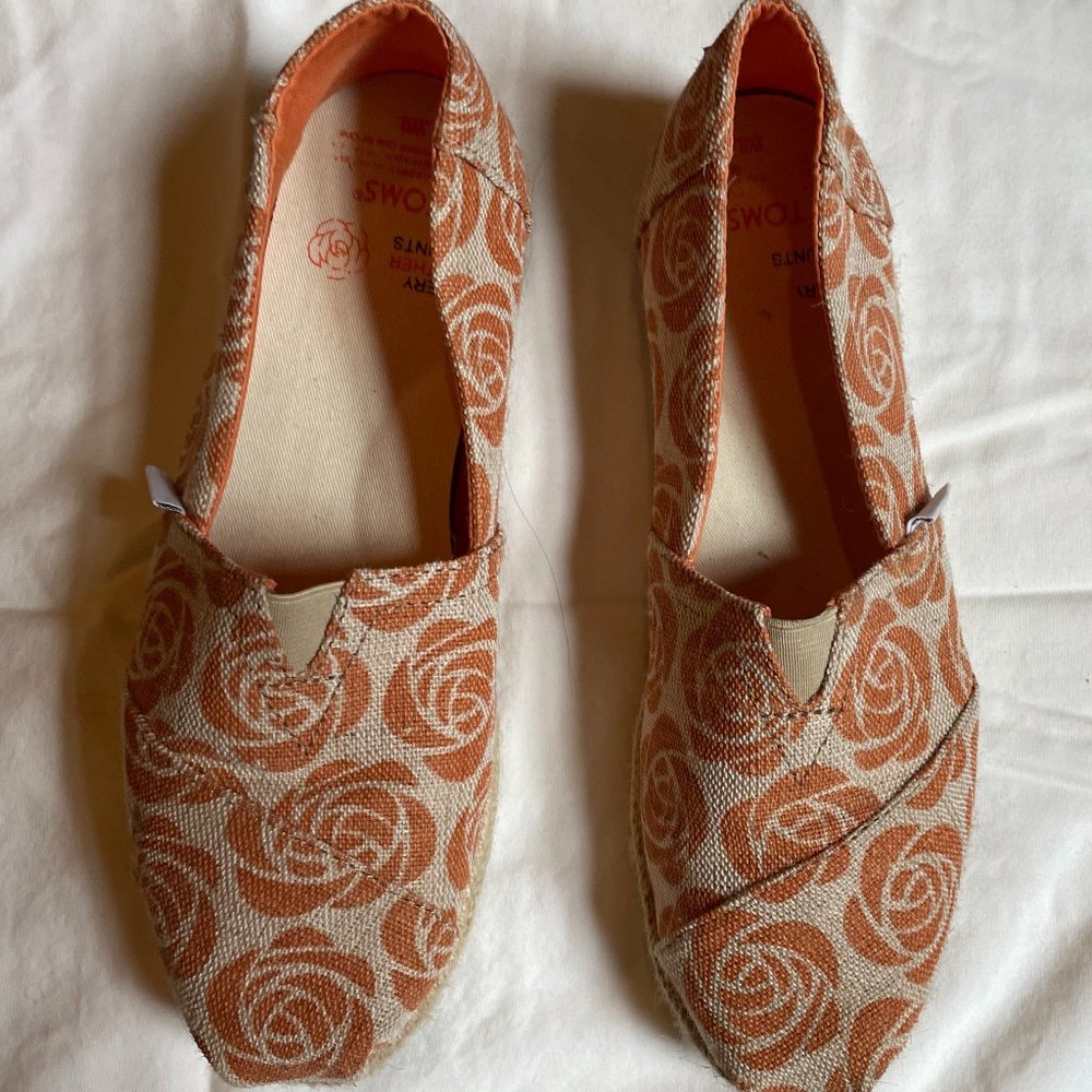 Tom's Canvas Slip Ons